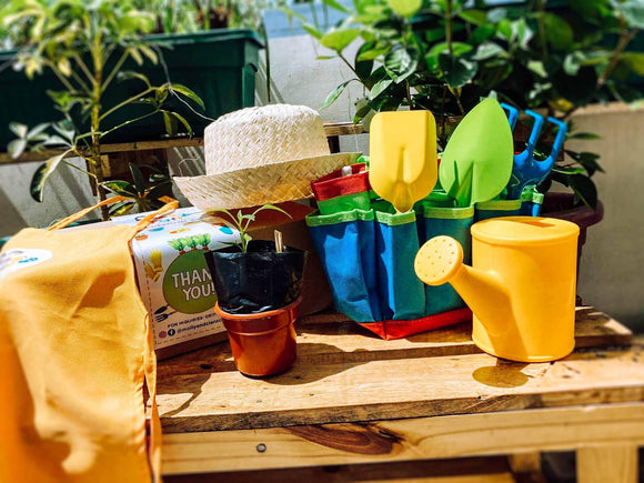 MOLLY AND CIAN'S GARDENING KIT